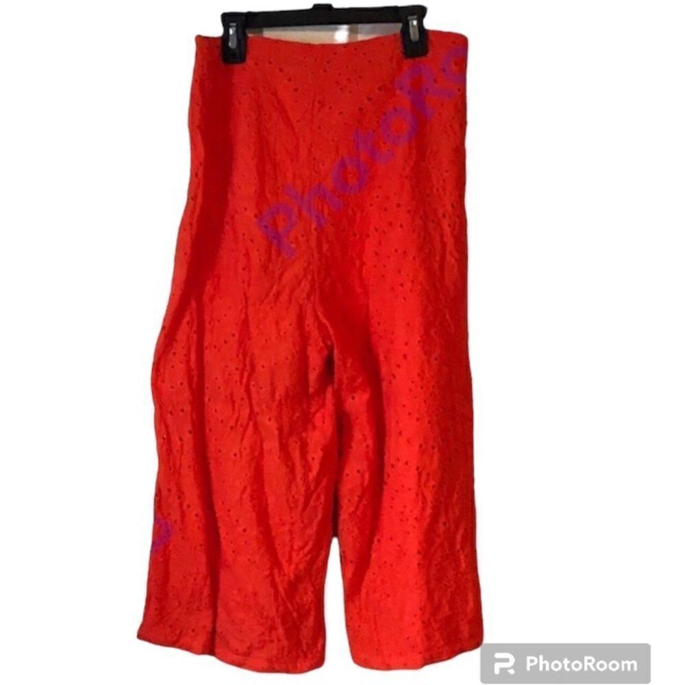 Lulus Eyelet Wide Leg Capris S‎ - Picture 2 of 11